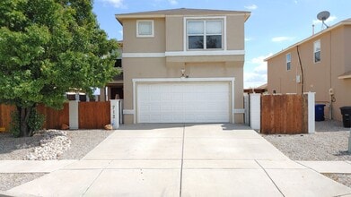 Building Photo - 712 Sandy Dr NW