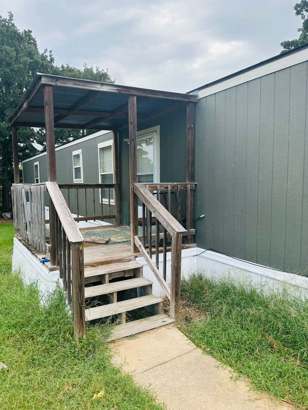 Building Photo - 139 Neches Dr
