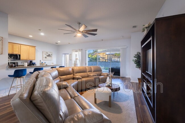 Foto del edificio - 2024 Heartland Cir