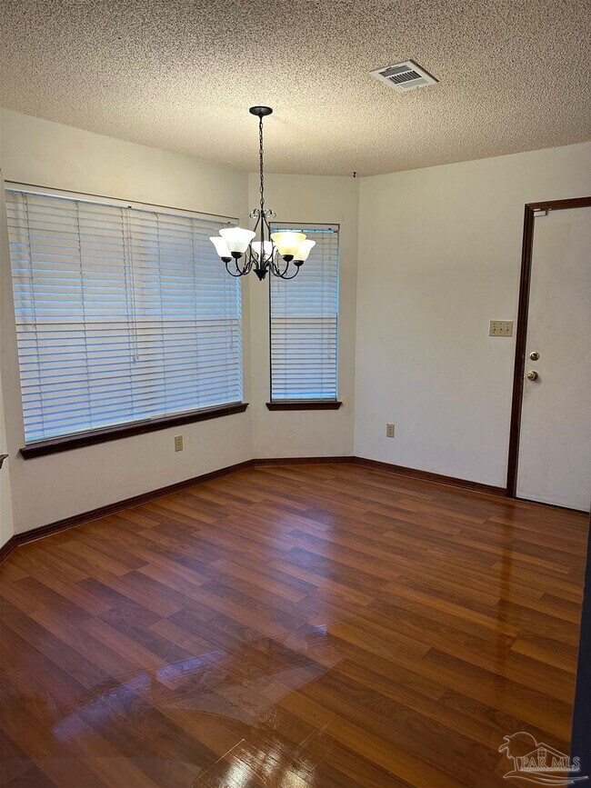 Foto del edificio - 2736 Chicago Ct