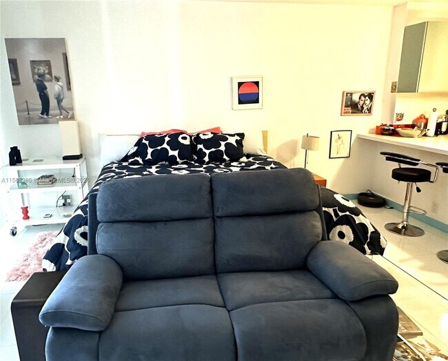 Building Photo - 1000 West Avenue Apt #1532, Miami Beach, F...