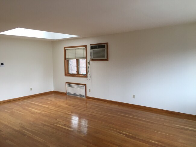 Foto del edificio - 2211 149th St
