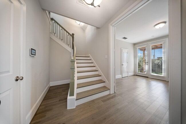 Building Photo - 6755 Highclere Manor Ln