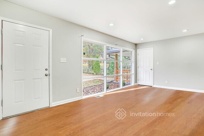 Foto del edificio - 3504 Misty Valley Rd