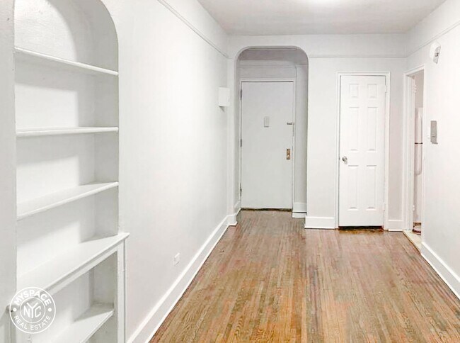 Foto del edificio - 312 E 21st St
