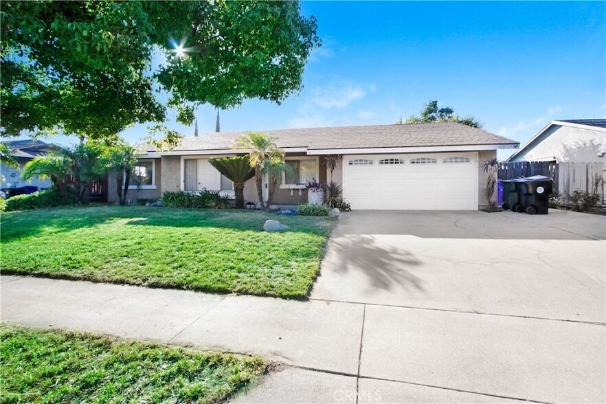 Foto principal - 8855 Hemlock St