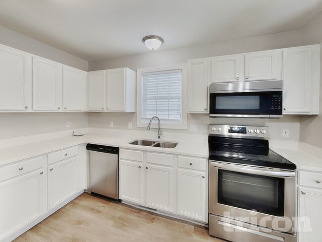 Building Photo - 3224 Cotton Grove Run