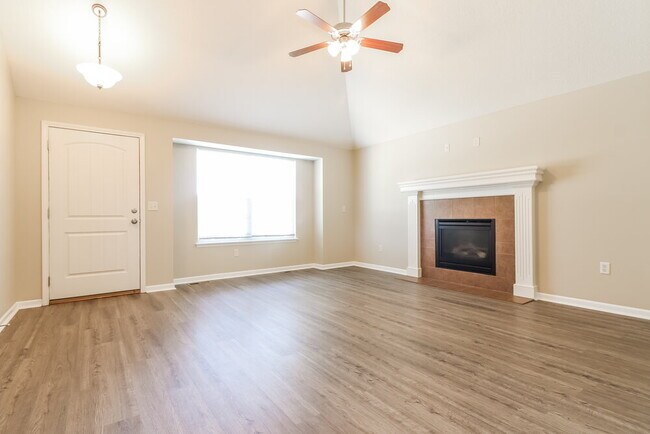 Building Photo - 702 Hibiscus Dr