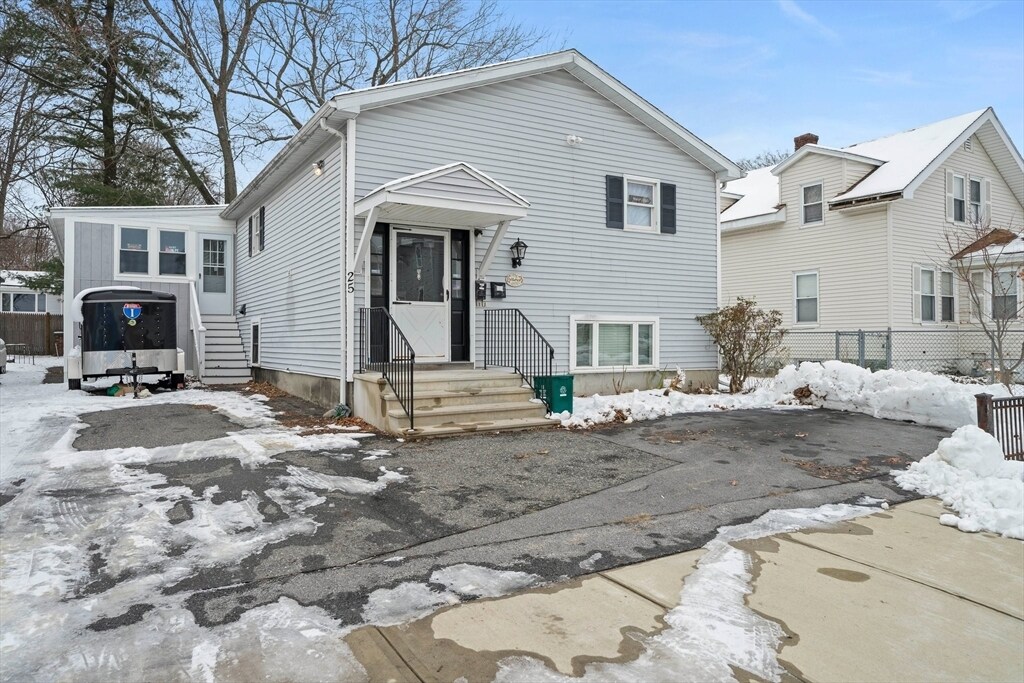 Primary Photo - 25 Carver St