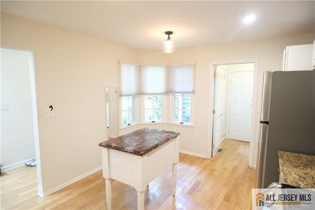 Building Photo - 56 Coriander Dr