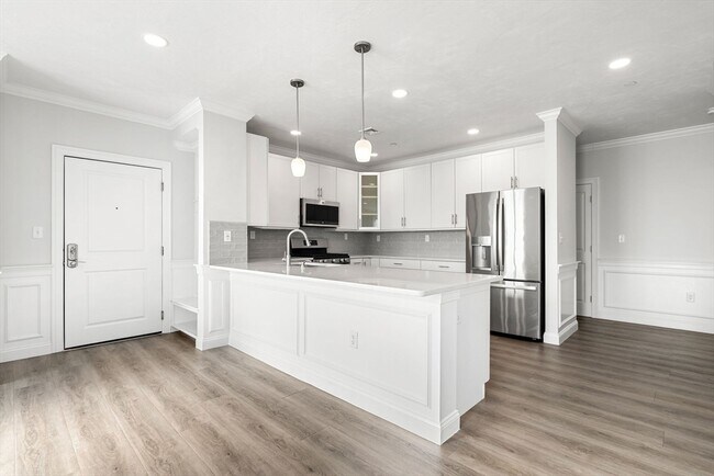 Building Photo - 320 Middlesex Ave