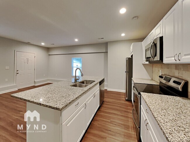 Building Photo - 2074 Childress Dr SW