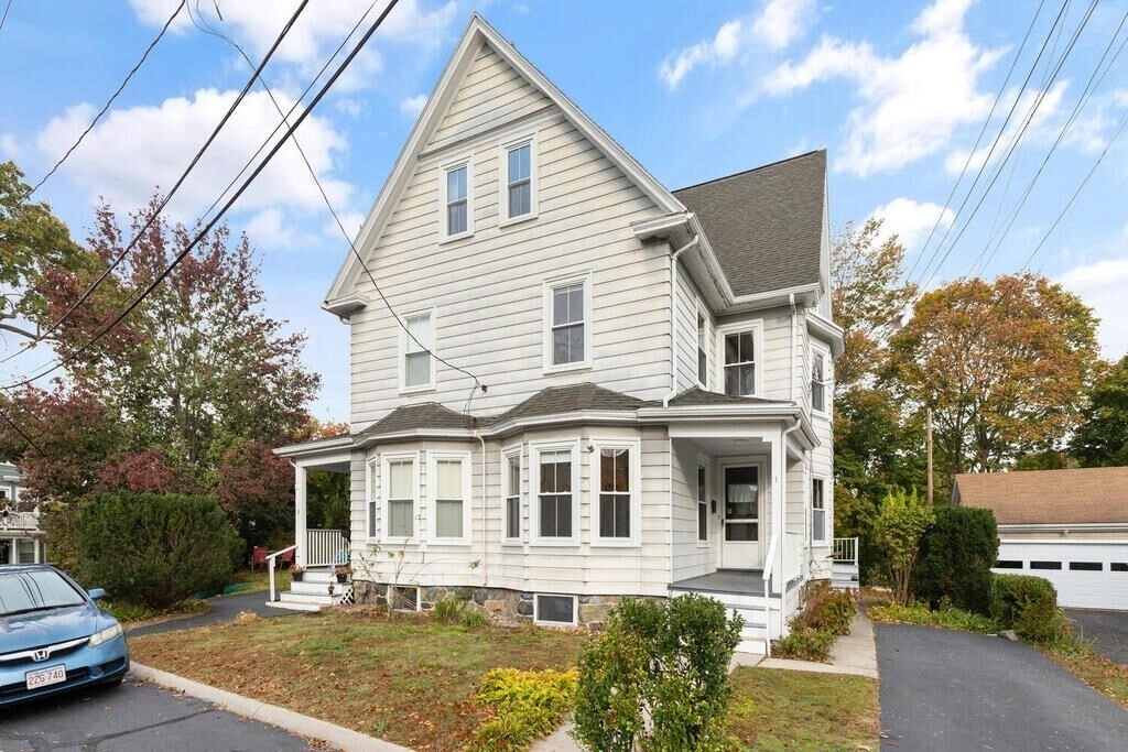 Primary Photo - One Wedge Pond Rd