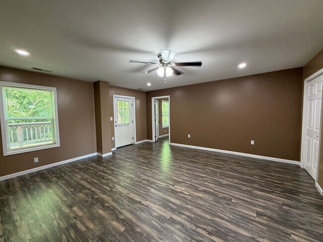 Foto del edificio - 1037 Carson Rd SE