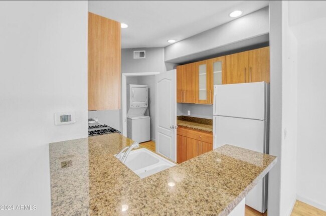 Foto del edificio - 6900 E Princess Dr