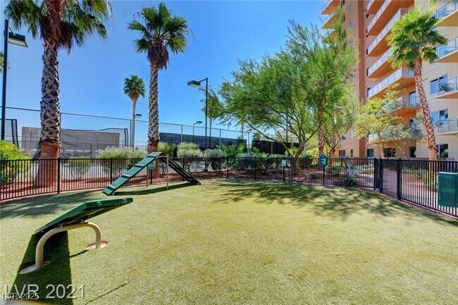 Foto del edificio - 8255 S Las Vegas Blvd