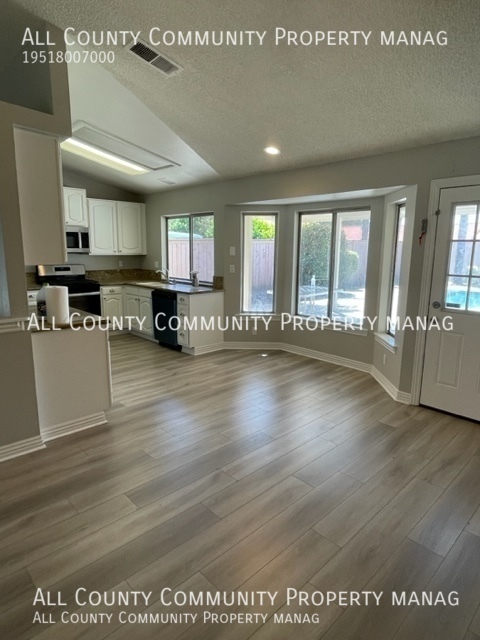 Building Photo - 31176 Lahontan St
