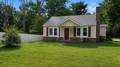 Building Photo - 177 Half Circle Ln