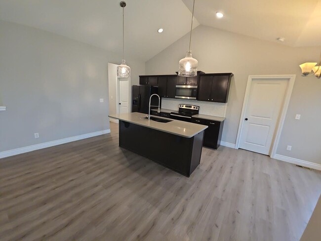 Building Photo - Spacious 5 Bedroom • 3 Bathroom Home in US...