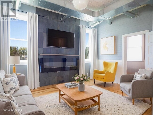 Photo du bâtiment - 1561 N Shore Dr