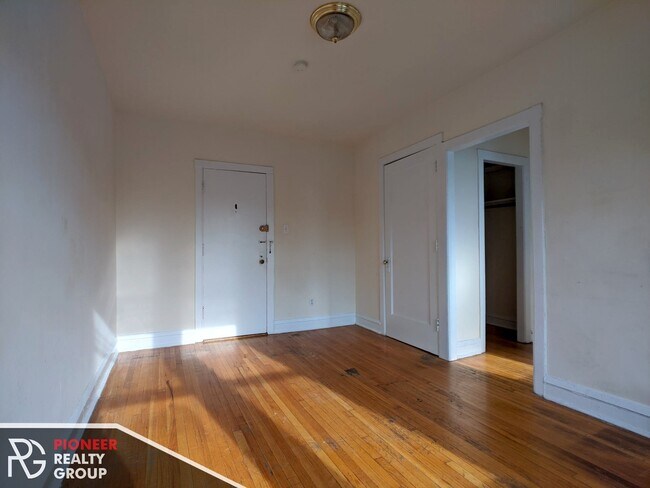 Foto del edificio - 3304 W Schubert Ave
