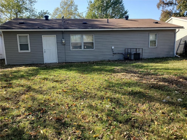 Building Photo - 722 St Martin Dr