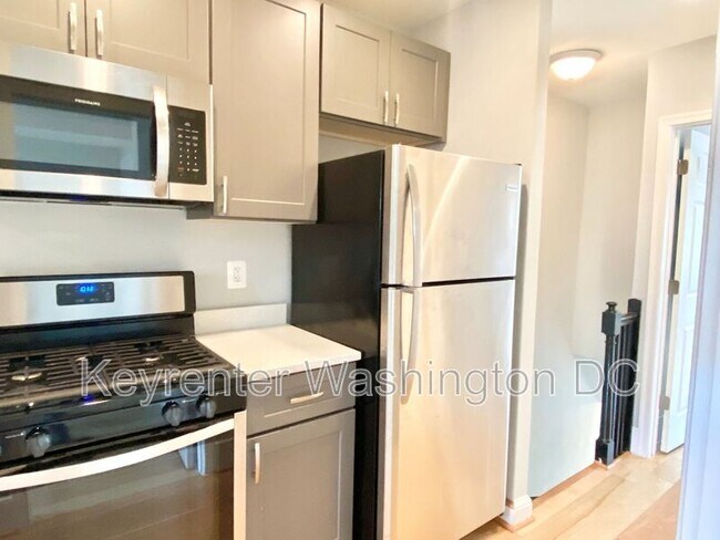 Foto del edificio - 1715 Montello Ave NE