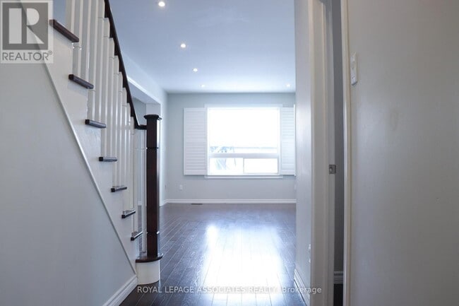 Building Photo - 59 Hawke Cres