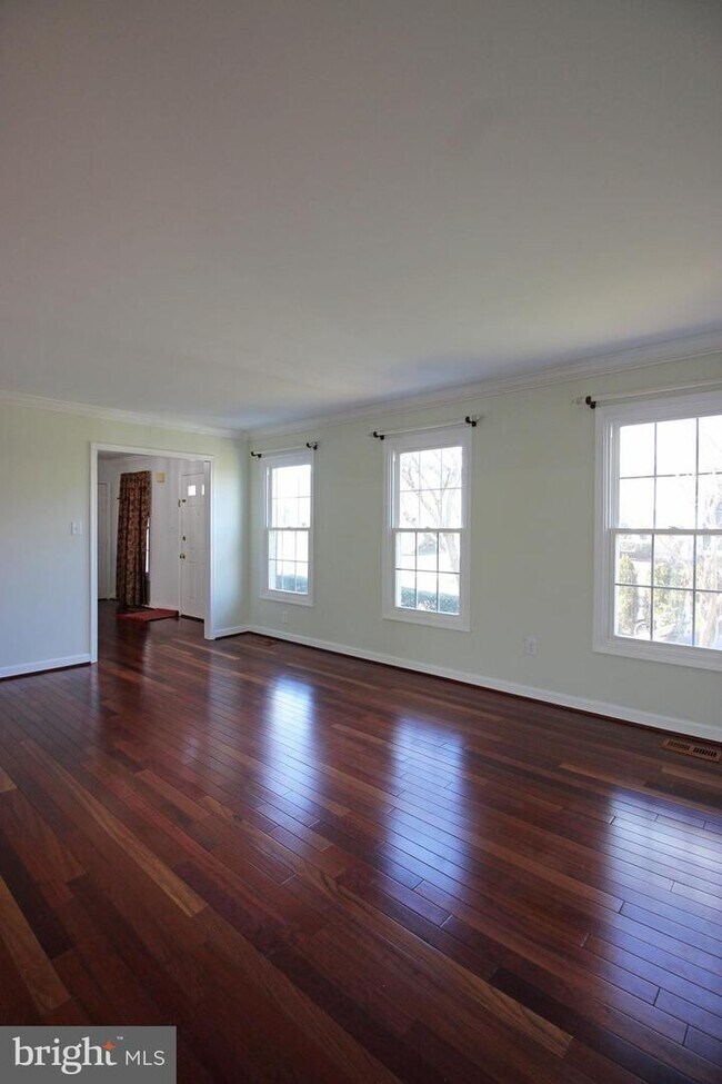 Building Photo - 13111 Willoughby Point Dr