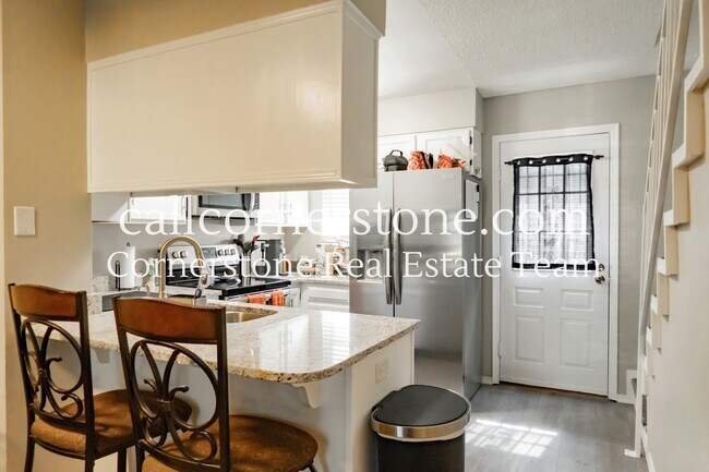 Building Photo - 3618 Queen Anne Way