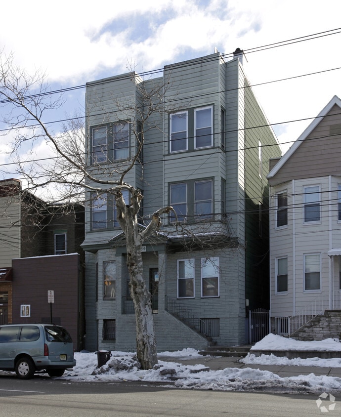 Building Photo - 3354 John F Kennedy Blvd