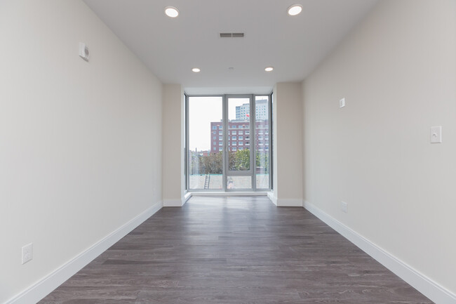 Building Photo - 1065 Tremont St