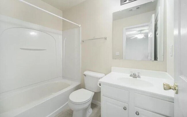 Foto del edificio - 2251 Landing Ridge Dr