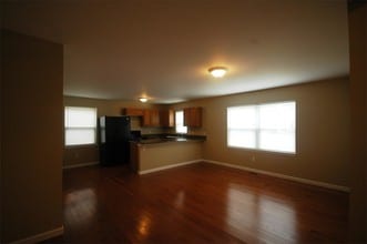 Building Photo - 11 S Summit St