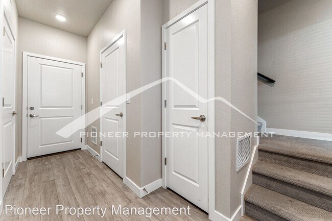 Building Photo - 3 br, 4 bath House - 1565 W 68th Ave.