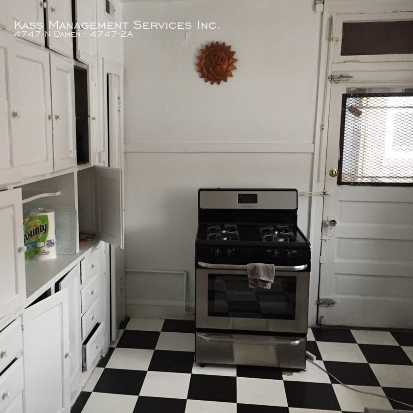 Primary Photo - 4747 N Damen Ave