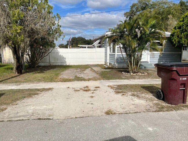 Foto del edificio - MOVE IN SPECIAL- Cozy 2 Bed/ 1 Bath Home in Saint Cloud