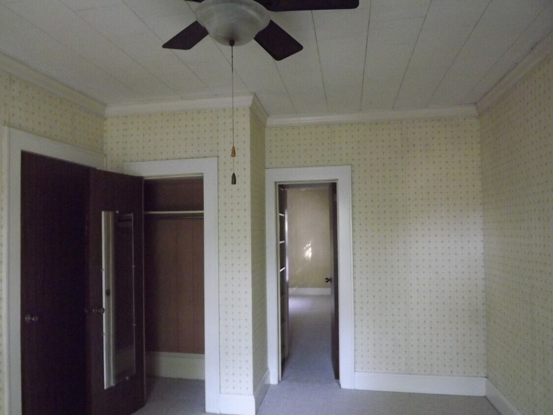 324 S Fulton St Unit 4, Salisbury, NC 28144 Apartments in Salisbury