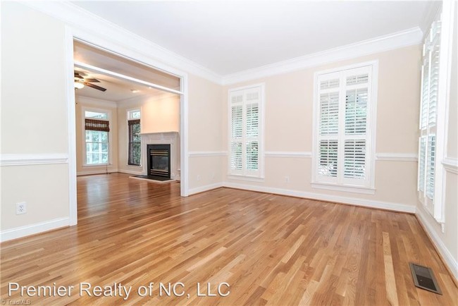 Building Photo - 4 br, 3.5 bath House - 149 Suntree Drive