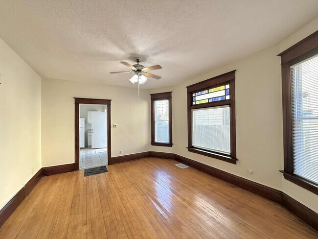 Foto del edificio - 585 Case Ave