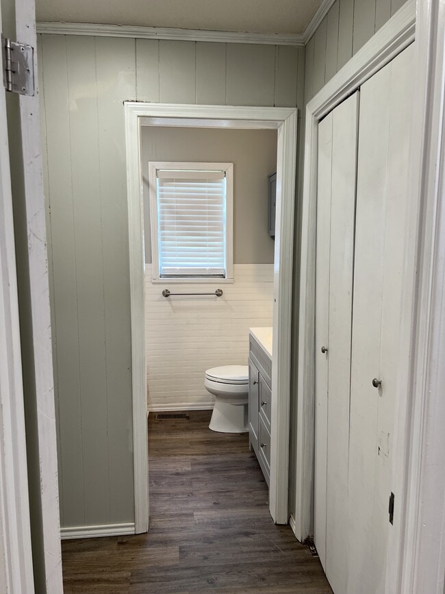 Building Photo - 2713 State Hwy 315