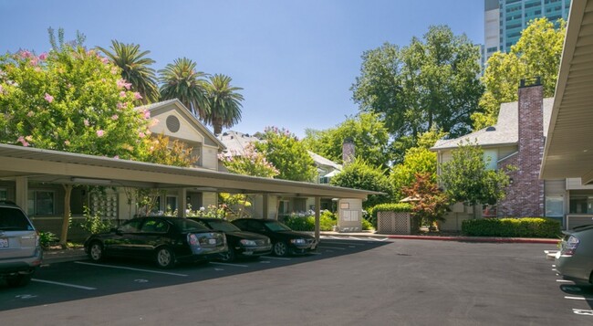 Building Photo - Capitol View Apartments