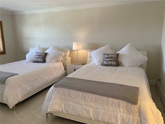 Foto del edificio - 4900 N Ocean Blvd