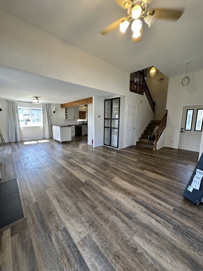 Foto del edificio - 154 SW Alder Ct