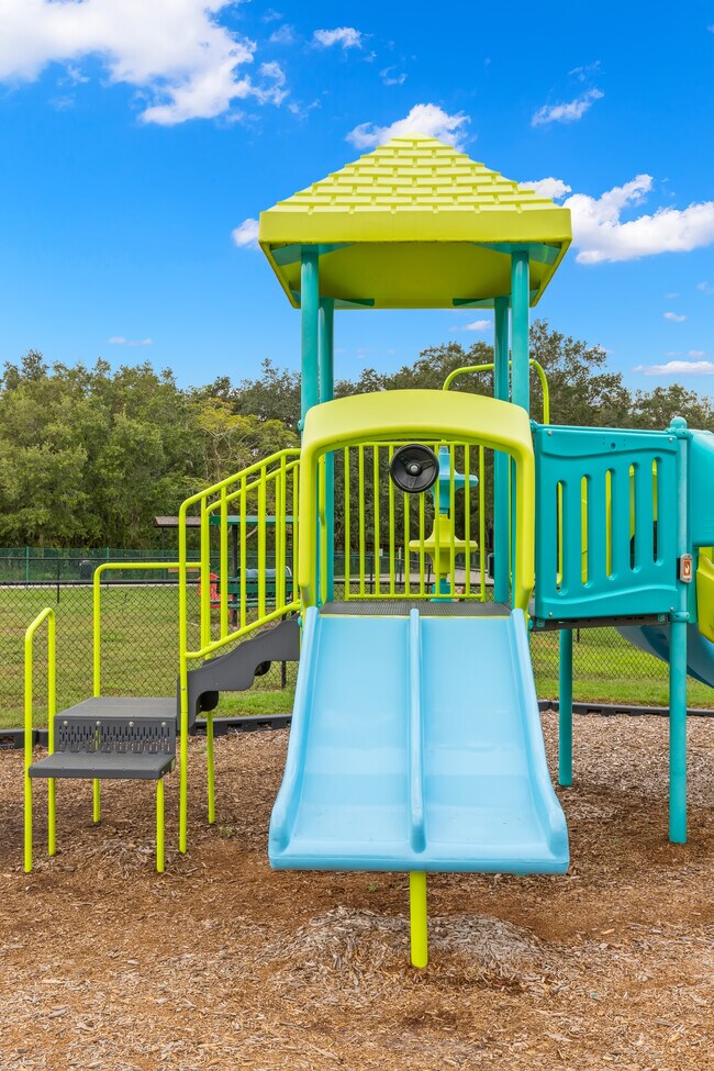 Element Luxury Apartments 4100 Arrow Ridge Pl Kissimmee, FL