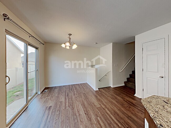 Foto del edificio - 974 S 1740 E