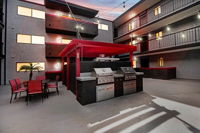 Building Photo - Valleywood Apartments