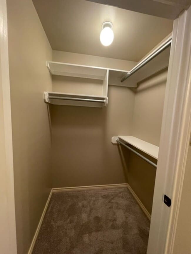 Building Photo - 226 Parrott Dr