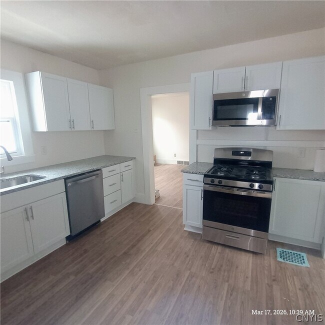 Foto del edificio - 344 Bryant Ave