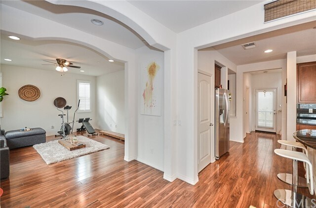 Foto del edificio - 9362 Klusman Ave